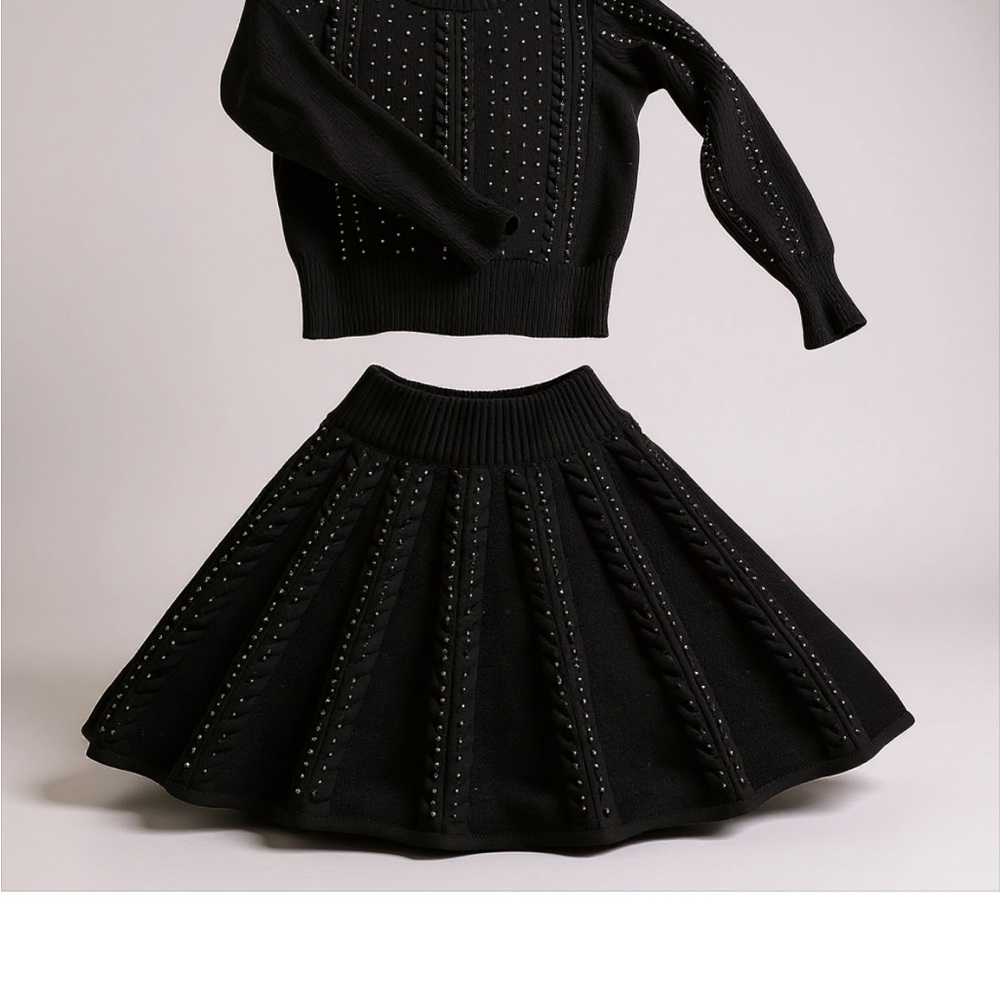 Korean hand made two piece fall set with beading ! Perfect fall outfit